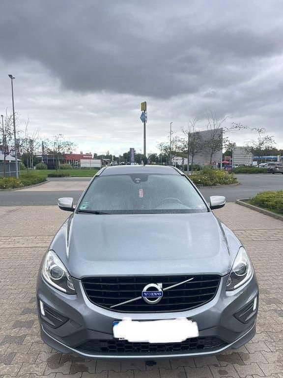 Grau Gebraucht 2015 Volvo XC60 R-Design SUV | 16.500 € (Guter Preis) - Bild 1/4