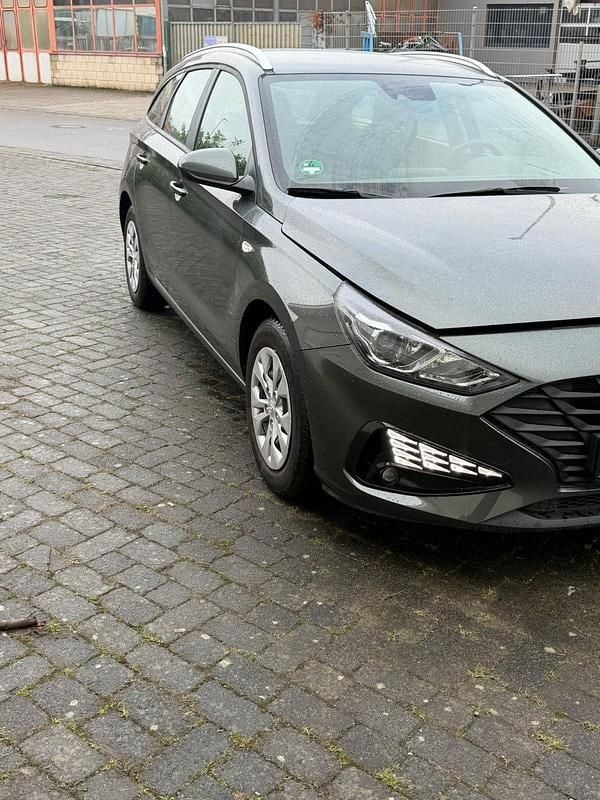 Gebraucht Hyundai i30 120 PS (88 kW) 2021 Grün Kombi