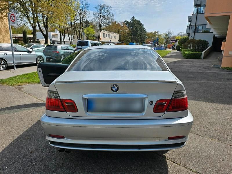Gebraucht BMW 320 150 PS (110 kW) 1999 Silber Coupé