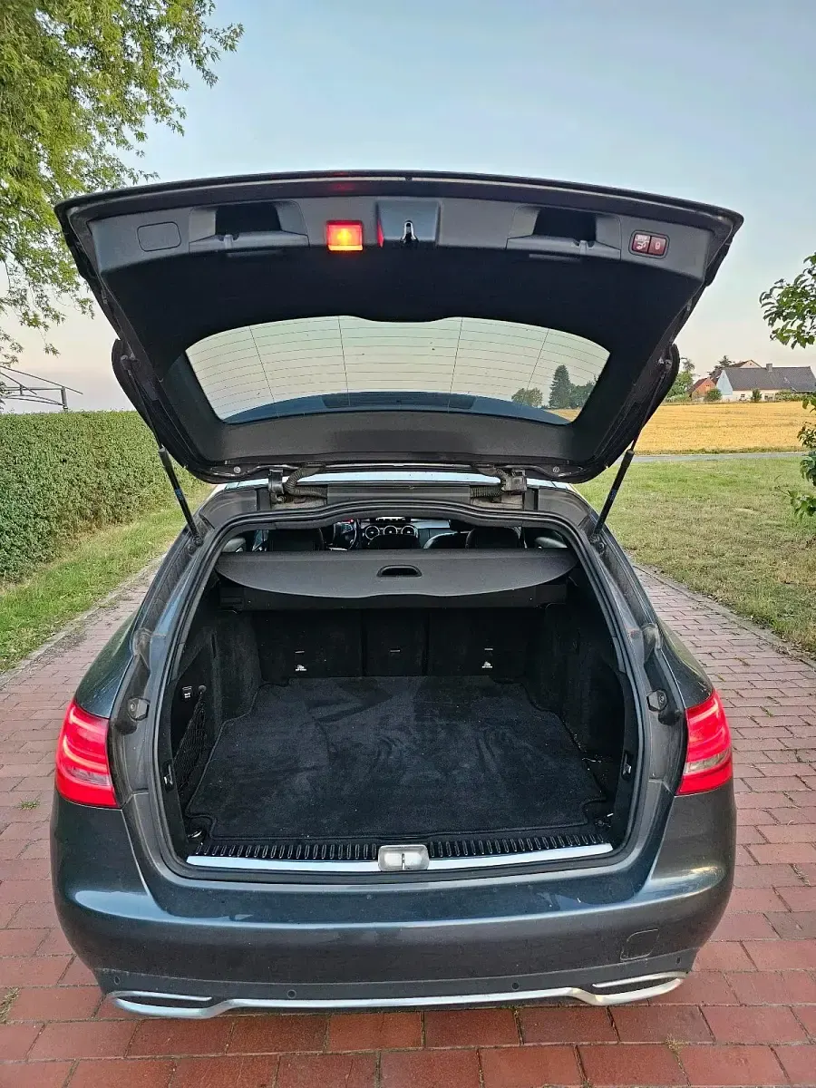 Gebraucht Mercedes C250 204 PS (150 kW) 2015 Grau Kombi