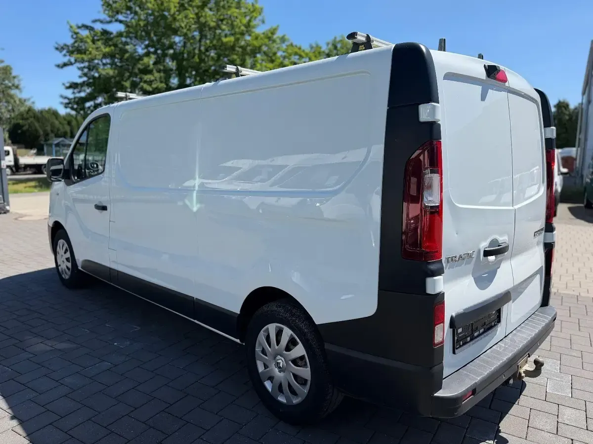 Gebraucht Renault Trafic Komfort 120 PS (88 kW) 2020 Weiß Van / Kleinbus