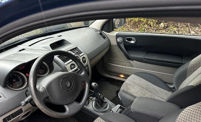 Gebraucht Renault Mégane II 86 PS (63 kW) 2005 Blau Limousine
