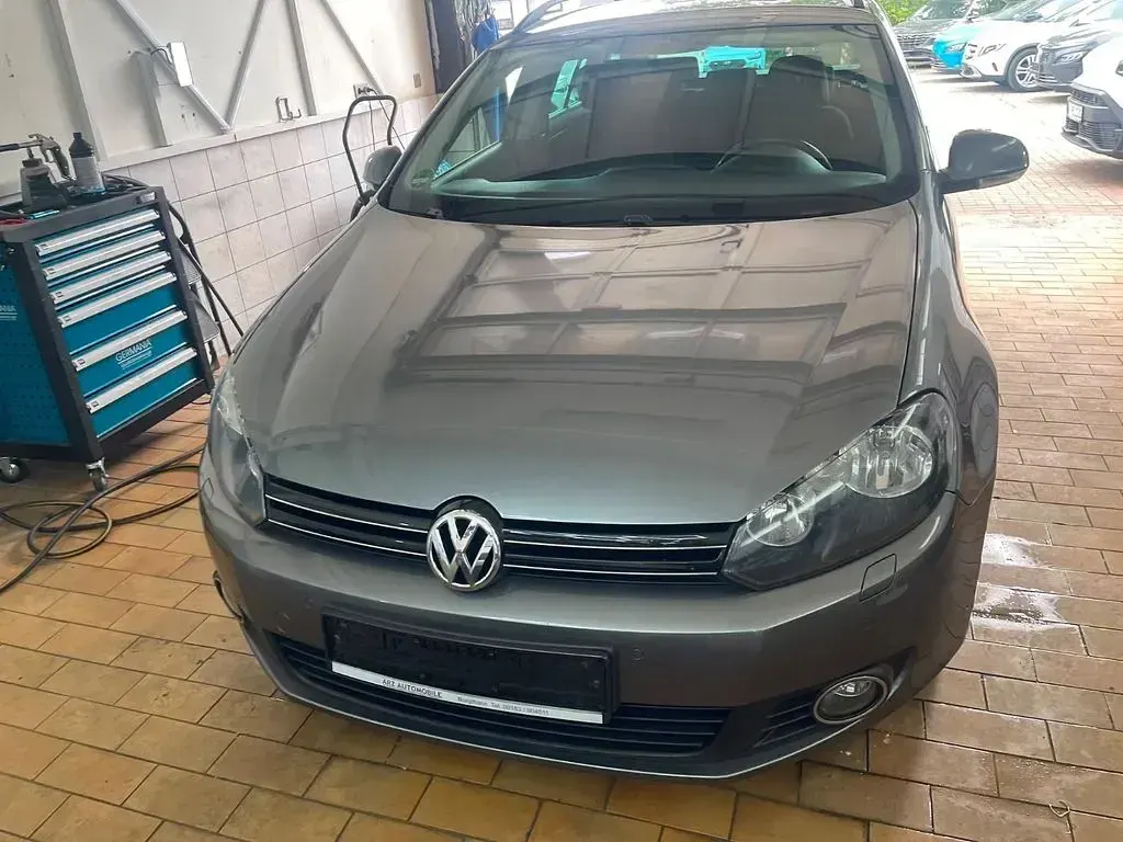 Gebraucht VW Golf VI Style 105 PS (77 kW) 2011 Silber Kleinwagen