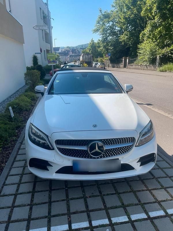 Weiß Gebraucht 2019 Mercedes C180 AMG Cabrio | 23.500 € - Bild 1/4