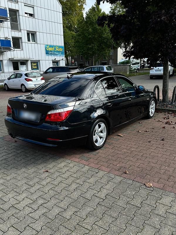 Schwarz Gebraucht 2009 BMW 523 Exclusive Limousine | 5.400 € (Fairer Preis) - Bild 1/4