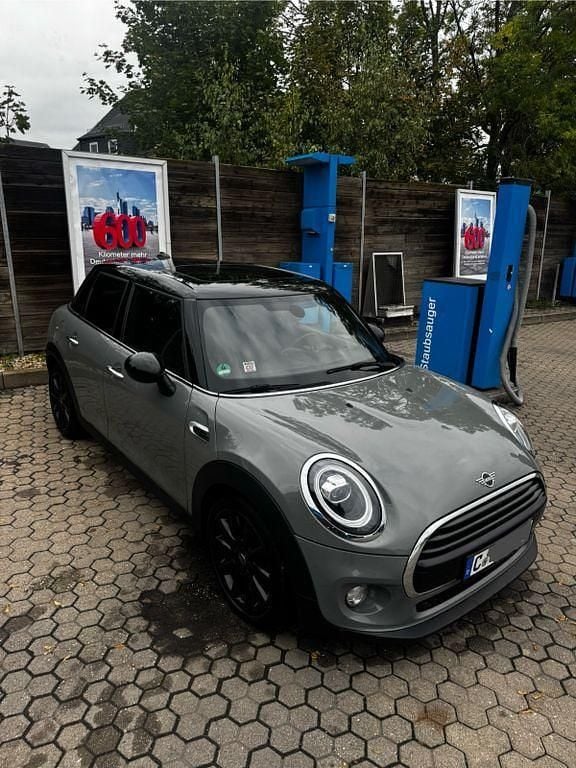 Grau Gebraucht 2018 Mini Cooper Kleinwagen | 18.199 € (Fairer Preis) - Bild 1/4