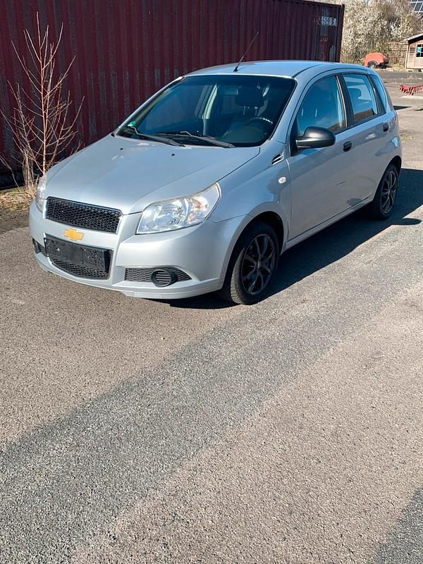 Gebraucht Chevrolet Aveo 84 PS (61 kW) 2010 Silber Kleinwagen