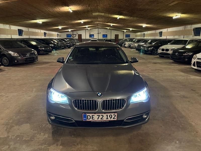 Grau Gebraucht 2014 BMW 518 Limousine | 10.400 € (Guter Preis) - Bild 1/4