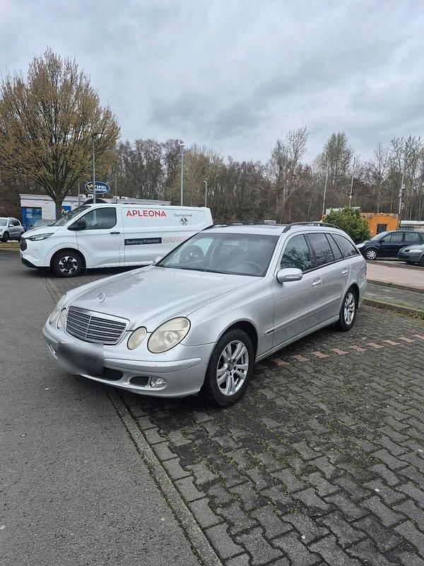 Gebraucht Mercedes E220 150 PS (110 kW) 2004 Silber Kombi
