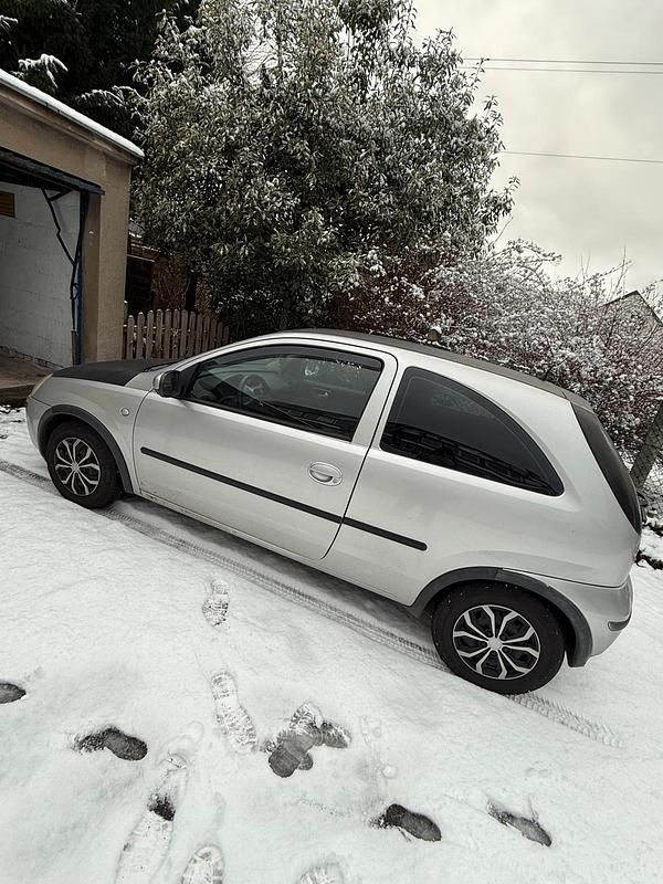 Gebraucht Opel Corsa 75 PS (55 kW) 2004 Silber Kleinwagen