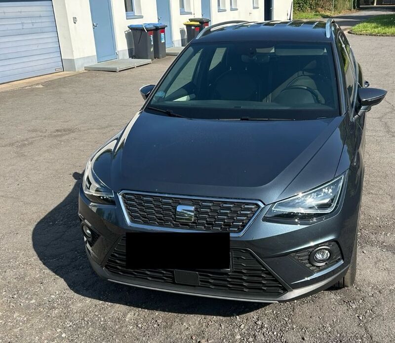 Grau Gebraucht 2021 Seat Arona XCELLENCE SUV | 15.000 € (Superpreis) - Bild 1/4