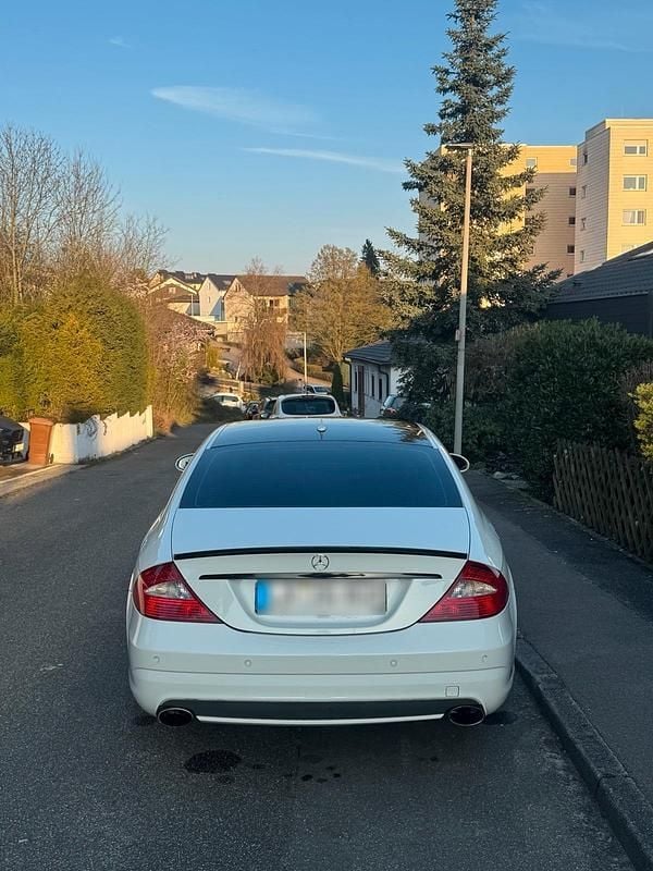 Gebraucht Mercedes CLS550 387 PS (284 kW) 2007 Weiß Limousine