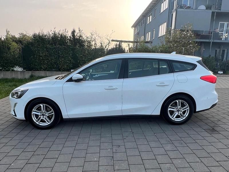 Gebraucht Ford Focus 95 PS (69 kW) 2020 Weiß Kombi
