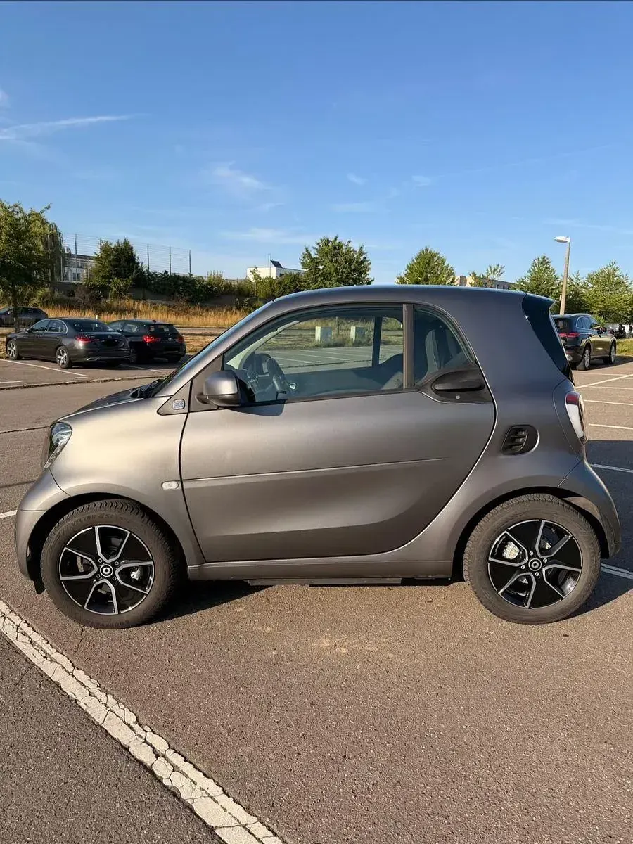 Gebraucht Smart ForTwo Coupé Passion 60 kW (82 PS) 2023 Grau Coupé