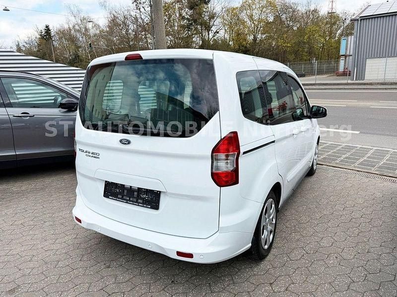 Gebraucht Ford Tourneo Courier Trend 75 PS (55 kW) 2016 Frostweiß Van / Kleinbus