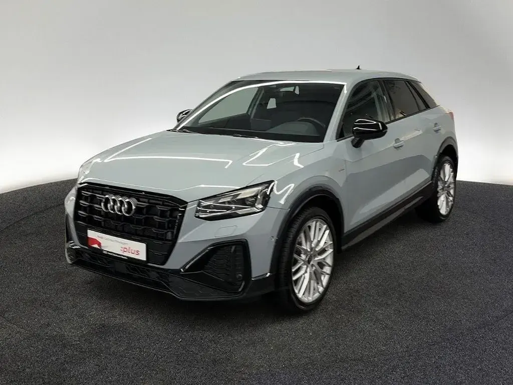 Gebraucht Audi Q2 S-Line 116 PS (85 kW) 2023 Pfeilgrau perleffekt SUV