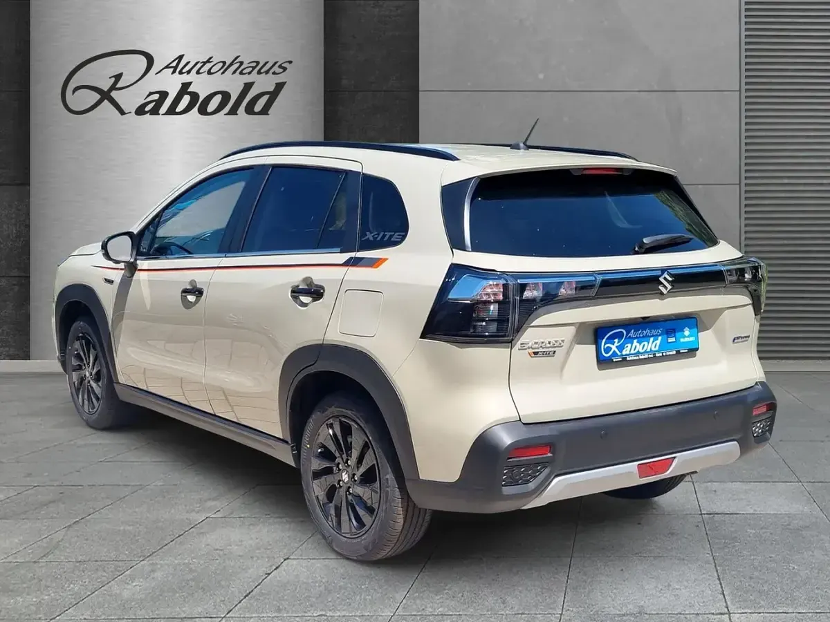 Neu Suzuki SX4 S-Cross Comfort+ 110 PS (80 kW) 2026 Savannah ivory SUV