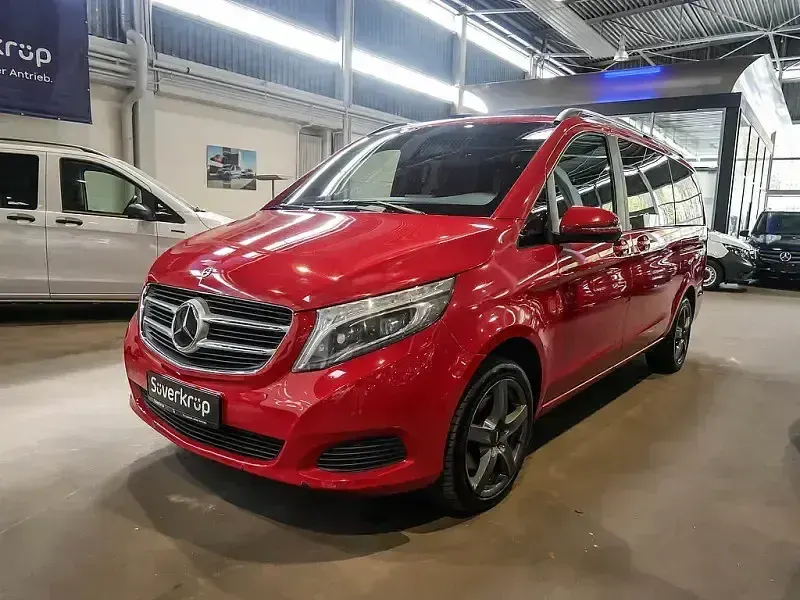 Gebraucht Mercedes V250 Edition 190 PS (139 kW) 2017 Rot Van / Kleinbus