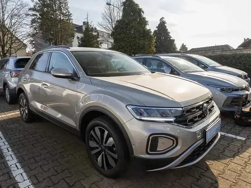 Gebraucht VW T-Roc Move 116 PS (85 kW) 2024 Silber SUV