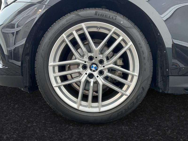 Gebraucht BMW 520 197 PS (144 kW) 2024 Saphirschwarz metallic Limousine