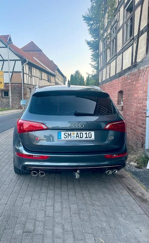 Grau Gebraucht 2010 Audi SQ5 S-Line SUV | 11.999 € - Bild 1/4