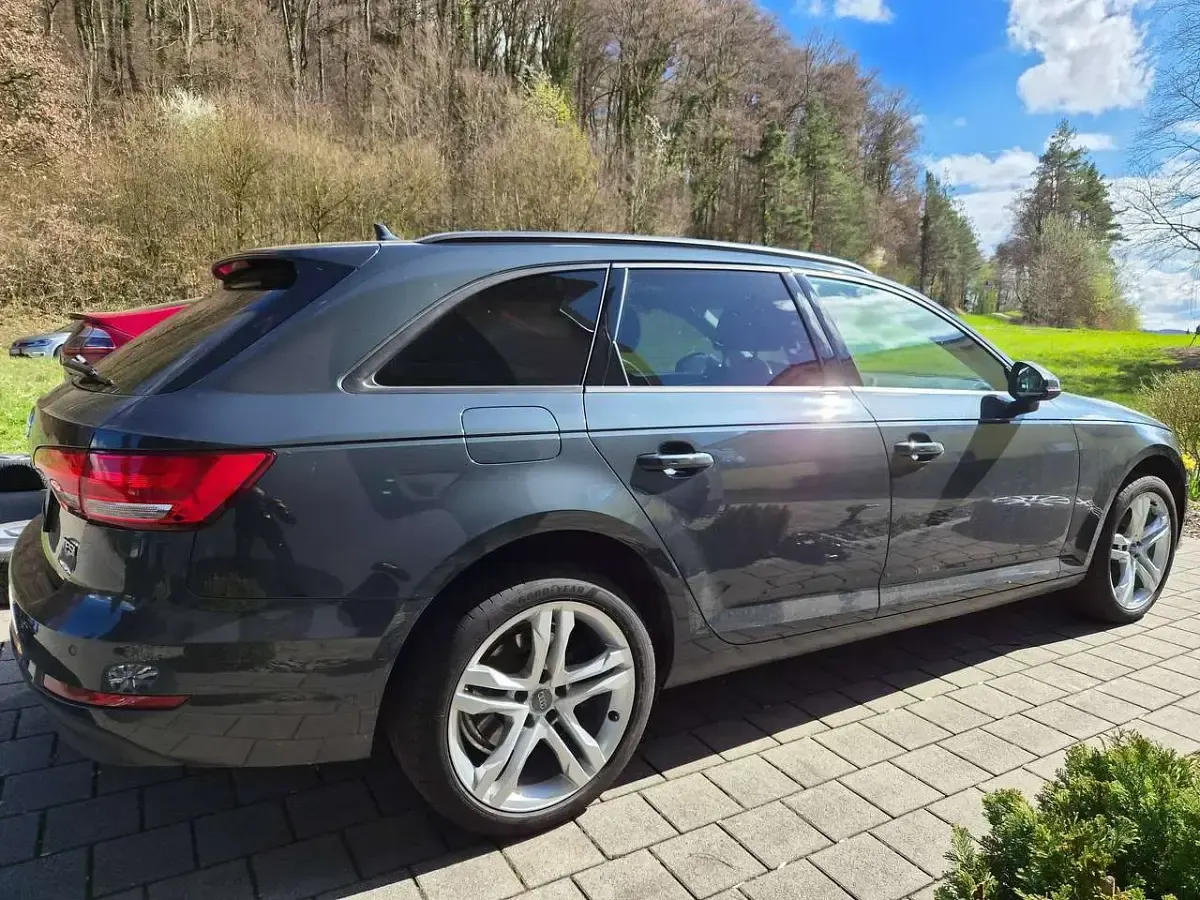Gebraucht Audi A4 150 PS (110 kW) 2016 Grau Kombi