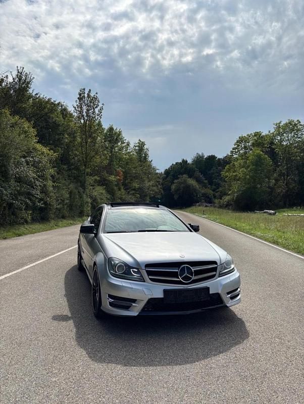 Silber Gebraucht 2015 Mercedes C250 Coupé | 14.990 € (Teuer) - Bild 1/4
