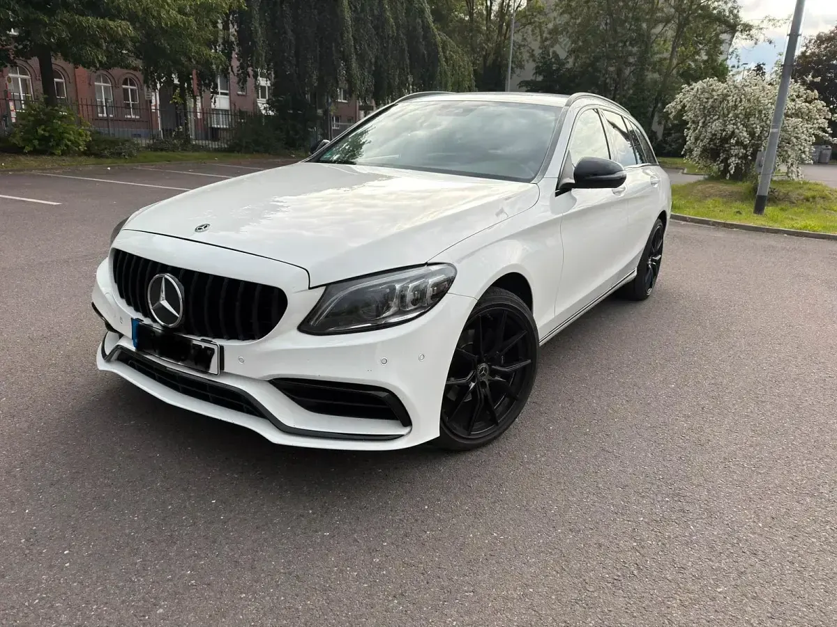 Gebraucht Mercedes C220 AMG line 194 PS (142 kW) 2019 Weiß Kombi