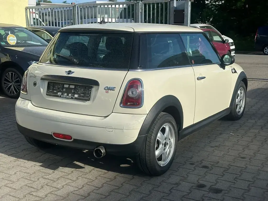 Usata Mini ONE 75 CV (55 kW) 2010 Bianco Utilitaria