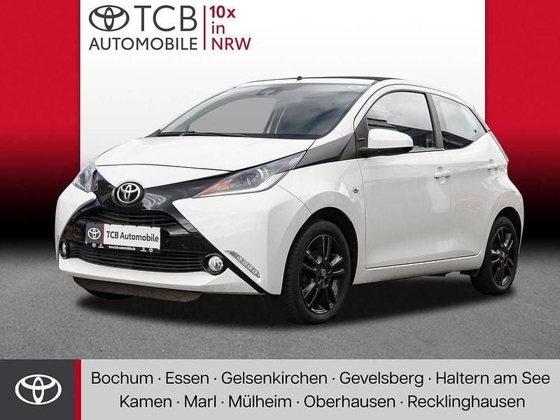 Pianosaweiß Gebraucht 2016 Toyota Aygo Plus Kleinwagen | 9.799 € (Fairer Preis) - Bild 1/4