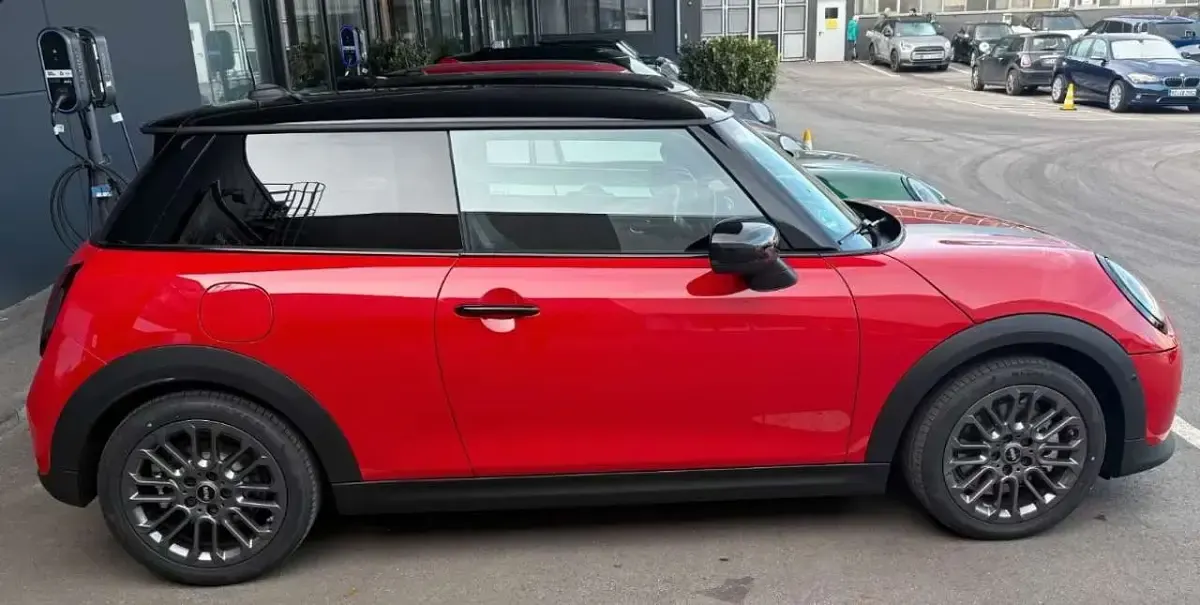 Usado Mini Cooper Classic 114 kW (156 CV) 2025 Rojo Utilitario