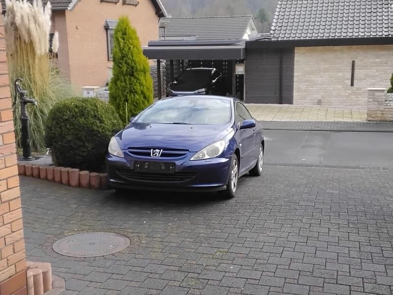 Gebraucht Peugeot 307 CC 136 PS (100 kW) 2003 Blau Cabrio