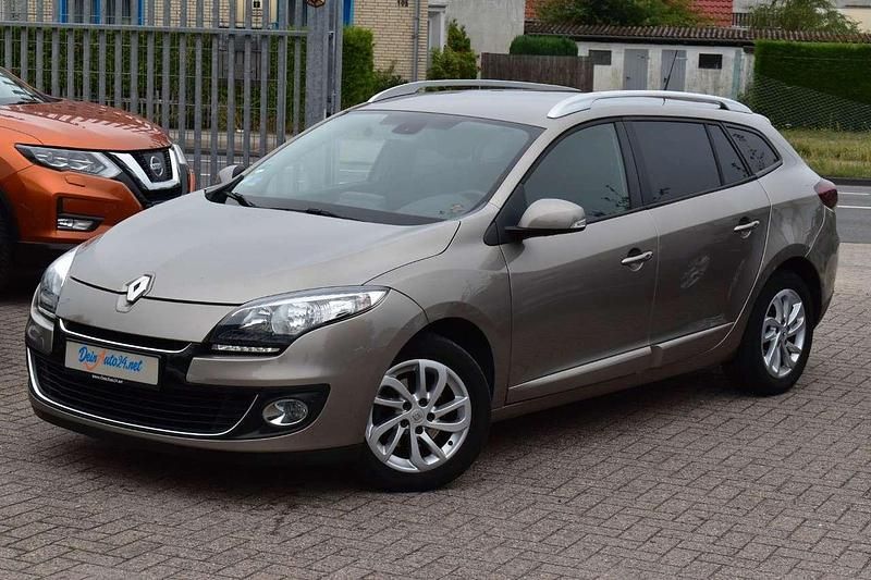 Braun Gebraucht 2013 Renault Mégane GrandTour Initiale Paris Kombi | 6.190 € (Fairer Preis) - Bild 1/4