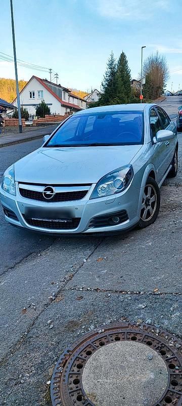 Grau Gebraucht 2008 Opel Vectra Limousine | 2.600 € (Fairer Preis) - Bild 1/4