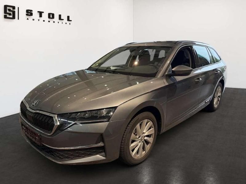 Grau Gebraucht 2025 Skoda Octavia Selection Kombi | 33.990 € (Fairer Preis) - Bild 1/4