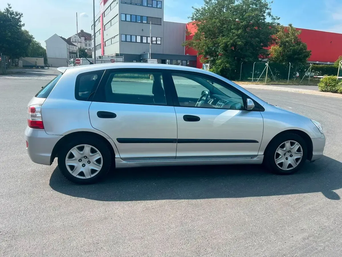 Gebraucht Honda Civic 90 PS (66 kW) 2004 Silber Limousine