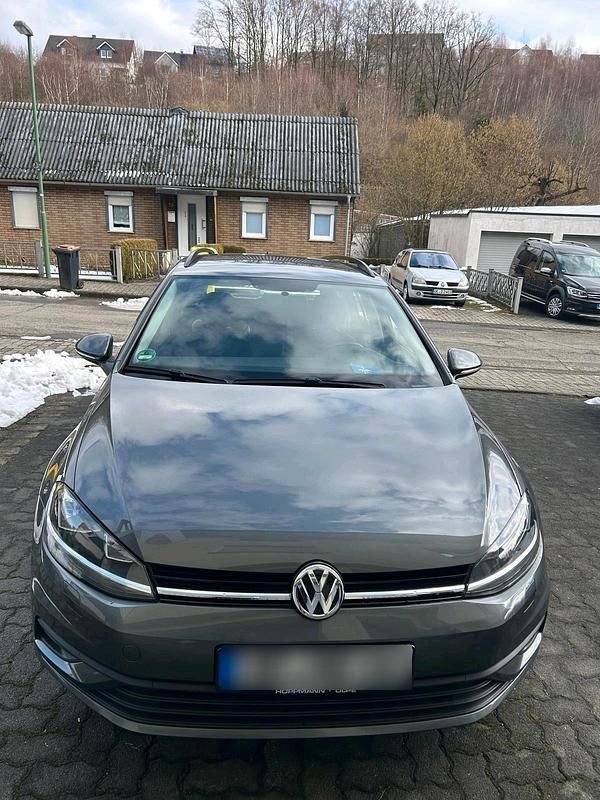 Gebraucht VW Golf VII 116 PS (85 kW) 2020 Andere farben Kombi