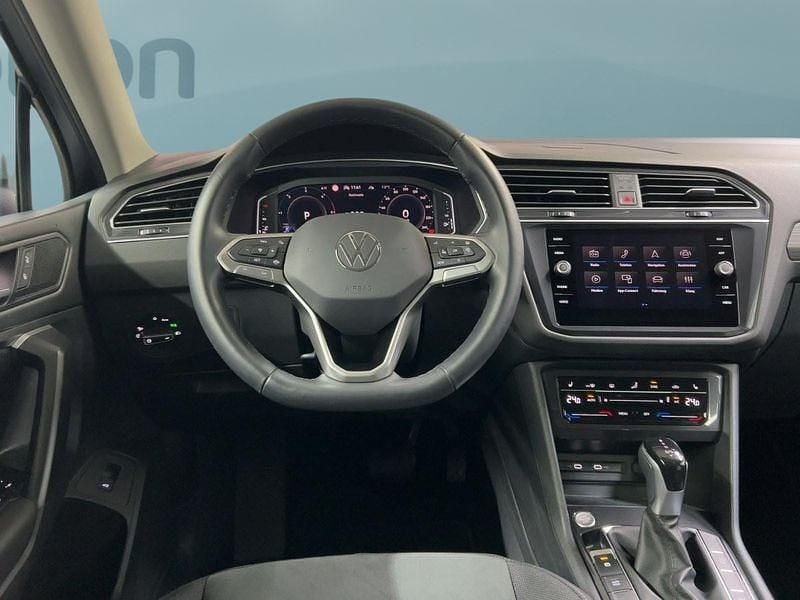 Gebraucht VW Tiguan 193 PS (141 kW) 2024 Grau SUV