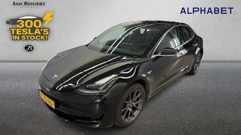 Schwarz Gebraucht 2020 Tesla Model 3 Standard Range Limousine | 19.900 € (Fairer Preis) - Bild 1/4