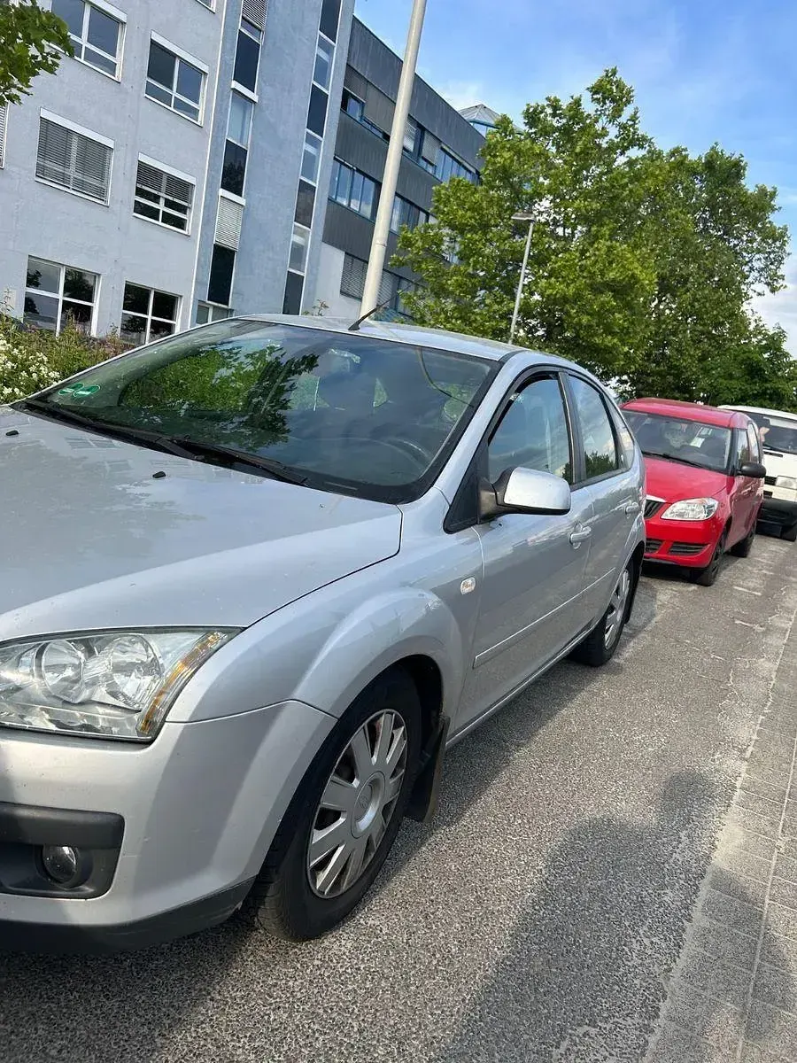 Gebraucht Ford Focus Titanium 116 PS (85 kW) 2004 Silber Kombi
