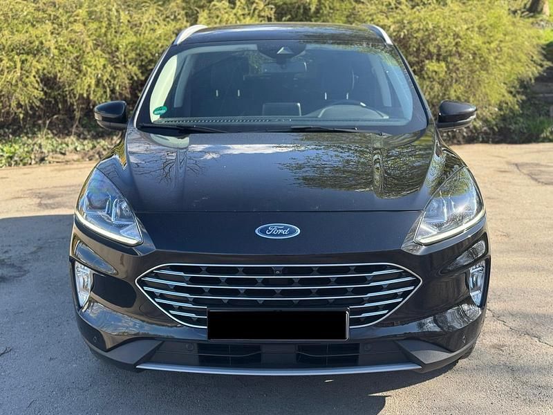 Gebraucht Ford Kuga Titanium 190 PS (139 kW) 2020 Schwarz SUV