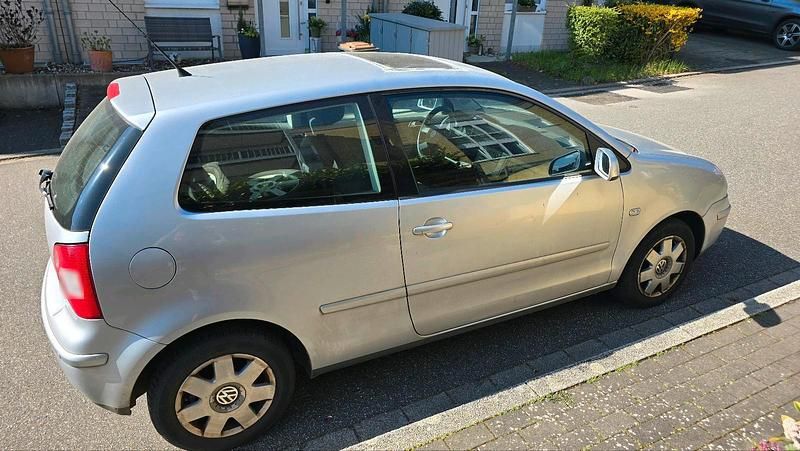 Gebraucht VW Polo 75 PS (55 kW) 2002 Silber Kleinwagen