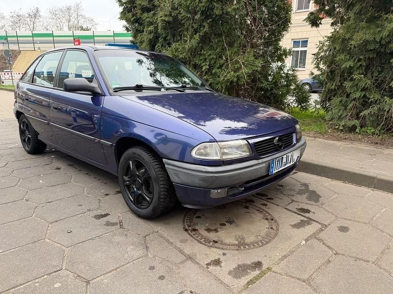 Gebraucht Opel Astra Style 75 PS (55 kW) 1997 Blau Limousine