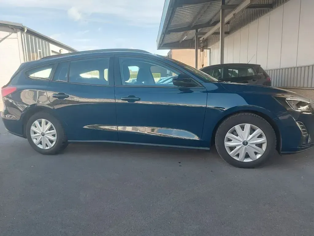 Gebraucht Ford Focus Trend 101 PS (74 kW) 2020 Blau Limousine