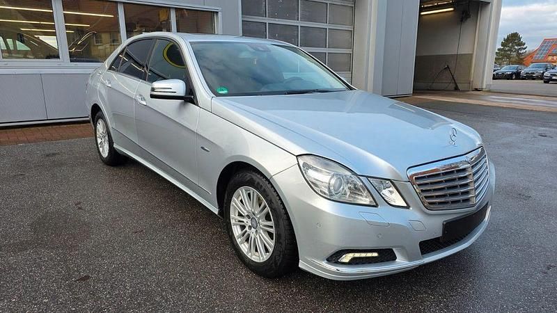 Gebraucht Mercedes E350 231 PS (169 kW) 2010 Silber Limousine