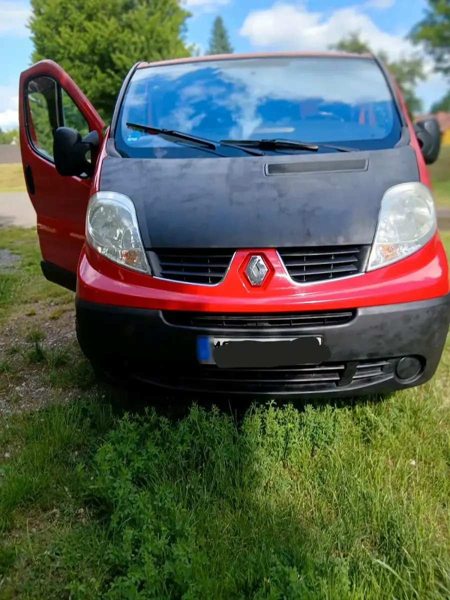 Gebraucht Renault Trafic 90 PS (66 kW) 2010 Rot Van / Kleinbus