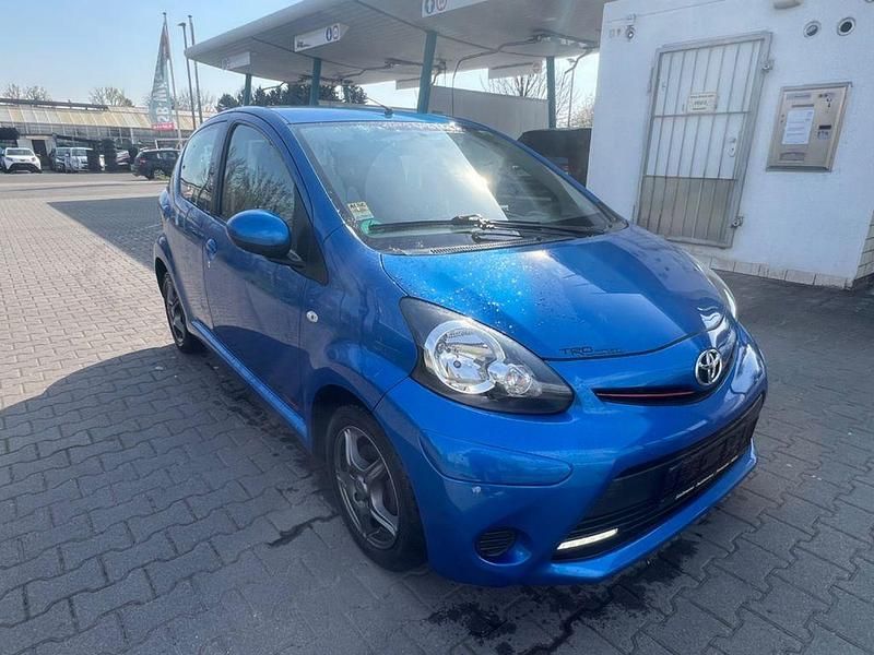 Gebraucht Toyota Aygo Cool 68 PS (50 kW) 2013 Blau Kleinwagen