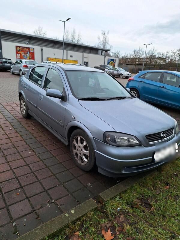 Grau Gebraucht 2003 Opel Astra Limousine | 1.600 € (Fairer Preis) - Bild 1/4