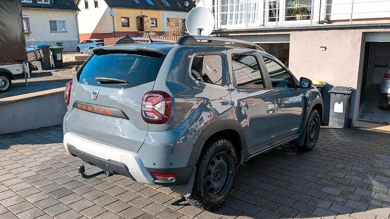 Gebraucht Dacia Duster Extreme 116 PS (85 kW) 2022 Grau SUV