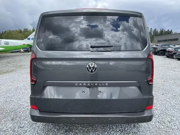 Neu VW Caravelle Style 150 PS (110 kW) 2026 Grau, graphite dust metallic (8b) Van